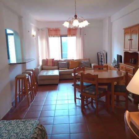 1st Floor At Baleeira Апартаменты *